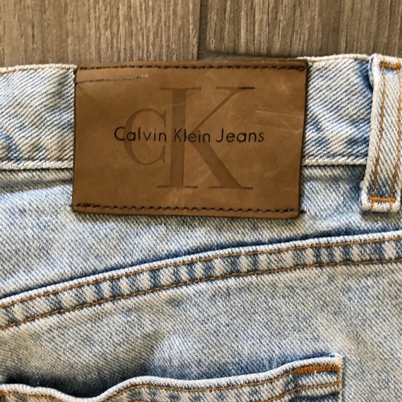 Calvin Klein|Vintage CK women’s light wash mom Jeans,Brown logo•••100% cotton - Picture 6 of 16